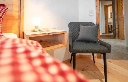 Luxus Chalet im Allgäu - Zirbenholz Schlafzimmer - Terrasse mit Bergblick - Infrarotkabine - Photo 21