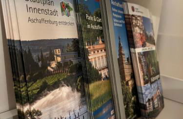 2-Zimmer Apartment - Zentral über den Dächern von Aschaffenburg - 5 min vom HBF - Gegenüber City Galerie - Foto 12