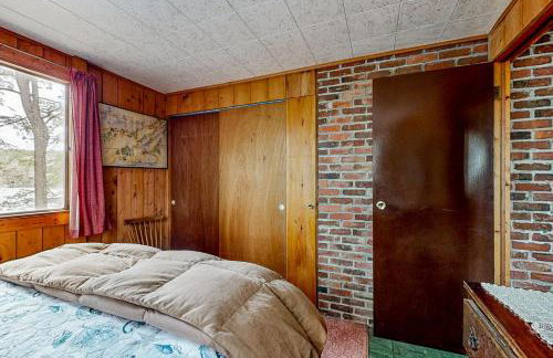 Peaceful 2BR Lakefront Cabin w/ New Dock - Foto 18