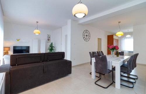 Kuća za odmor s bazenom Emma - Foto 16