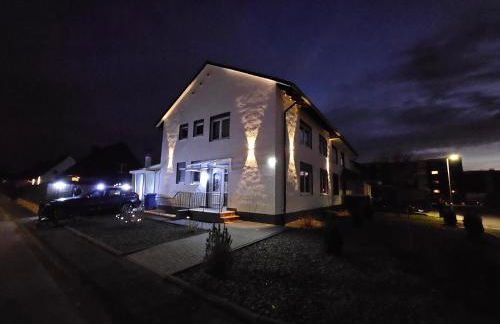 Beautiful 3 Room big Apartment with kitchen and Balcony - Foto 1