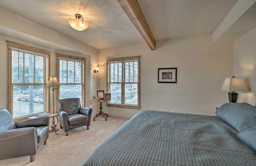 Updated Townhome with Hot Tub - Walk to Downtown! - Foto 11