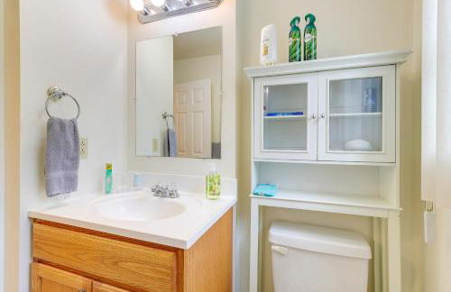 Charming Chester Apartment Steps to Main Street! - Foto 16