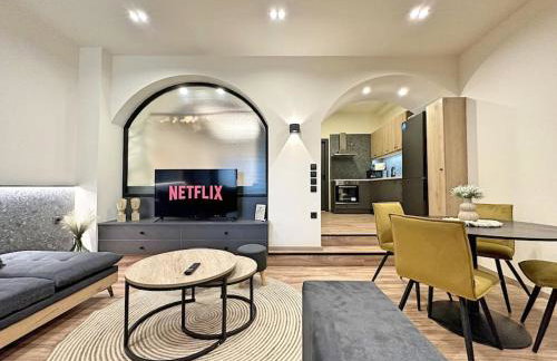 Oasis Luxury Apartments - Photo 9