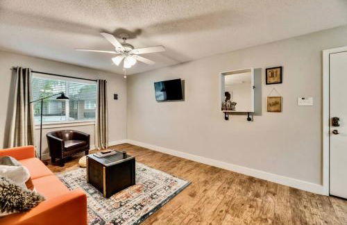 Global Cup Love for Dallas - Close to Deep Ellum & AAC - Foto 17