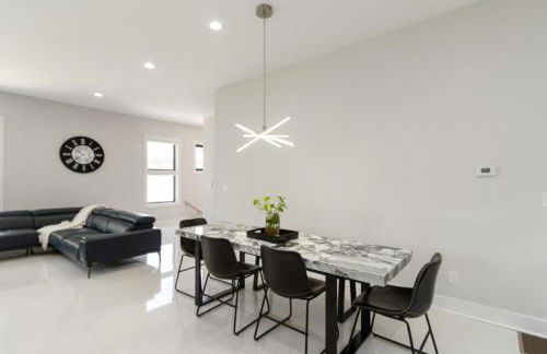 Brand-New 3Story Home with Rooftop in Midtown - Foto 10