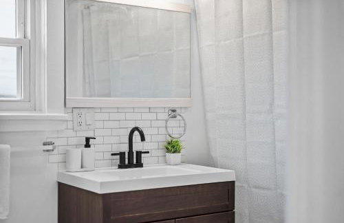 Slick&Spacious 2 Bdr Apt Natrona Hts - Photo 23