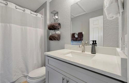 Windsor Hills Marvel Themed Home with Private Pool - Foto 15