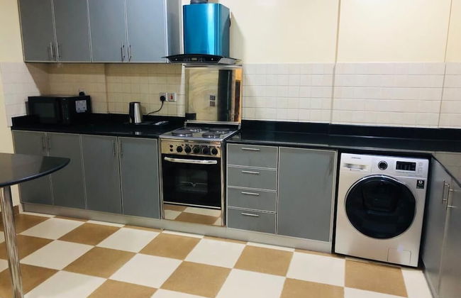 Swan Towers - Photo 11