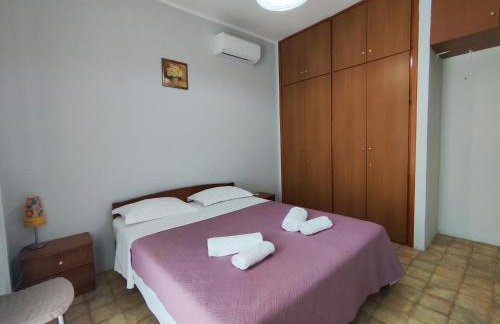 Άνετο διαμέρισμα στο κέντρο της πόλης - Foto 5