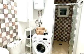 Soho Boho Apartments - with sunny rooftop terrace and fiber optic internet - Photo 20