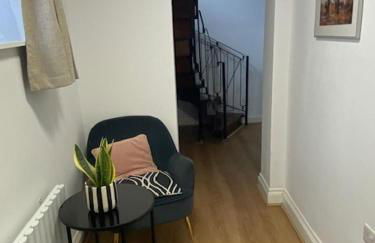 Slough - Sleeps 3 - Petfriendly - Riverside - Bay - Photo 5