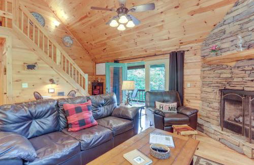 Hot Tub and Game Room Charming Morganton Cabin! - Foto 4