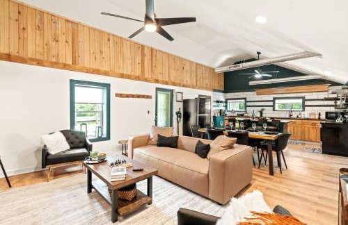 The Modern Forge NY, Honeoye Lake - Foto 10