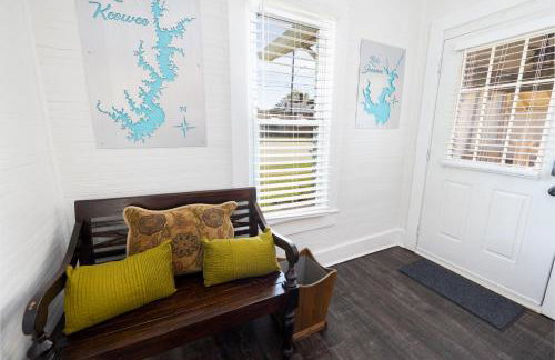 Cozy Downtown Seneca Bungalow - Foto 13