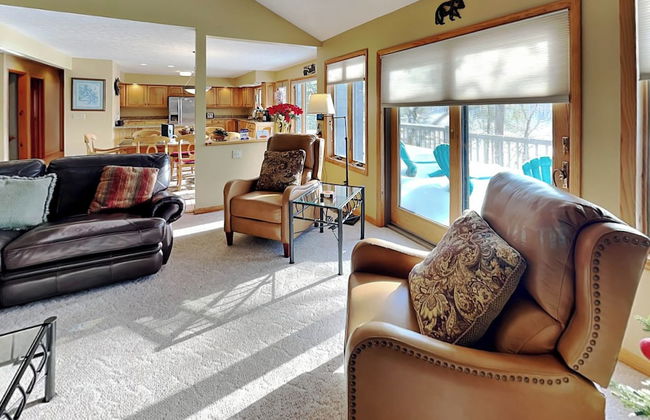 Lured by the Lake - Foto 9