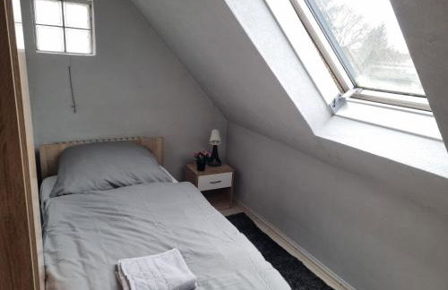 Komfortable Unterkunft mit 3 Schlafzimmern und guter Anbindung - Foto 3