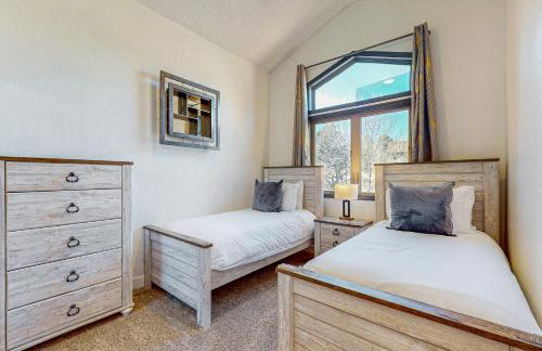 Near Hiking and Biking! Flagstaff Condo with Grill - Foto 15