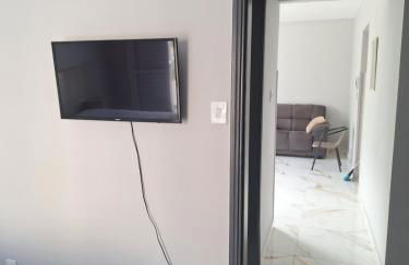 Apartamento com Estacionamento, Wi-Fi, Ar condicionado a 300 metros da Praia da Enseada no Guarujá. - Foto 42