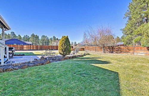 Near Trails, Lakes and Golf Pinetop Home with Deck - Foto 30