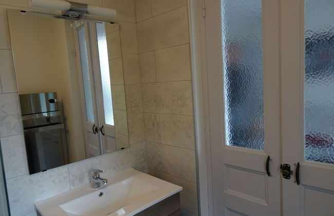 Bungalow in Gouville-sur-mer Near Beach - Photo 9