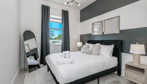 Classy 2BR-2BA Oasis Beach Pool Parking EV Station - Foto 5