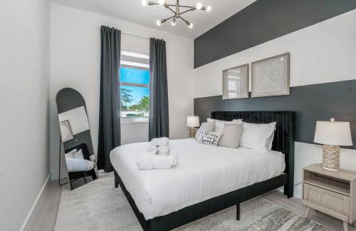 Classy 2BR-2BA Oasis Beach Pool Parking EV Station - Foto 5