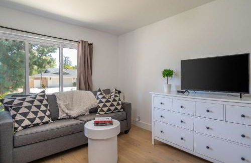 Newly remodeled home w pool & private back yard - Foto 10