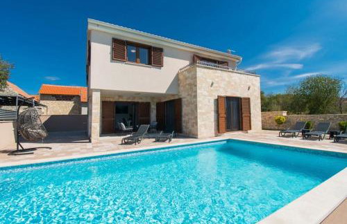 Villa Meadow with swimming pool - Foto 1