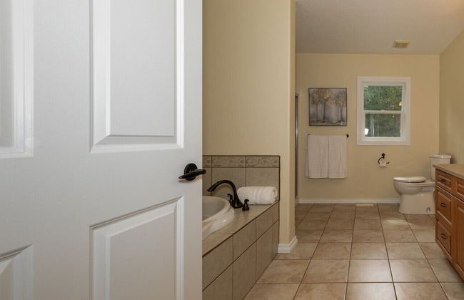 LUXURIOUS 5-Br Acreage | Year-Round Heated Pool & HotTub | Mtn View | Pool Table - Foto 25