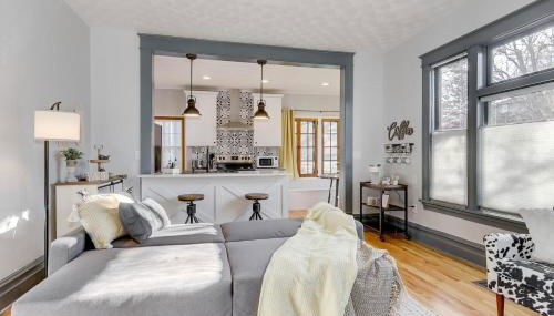 Cozy North End Farmhouse Easy walk to Downtown - Photo 5