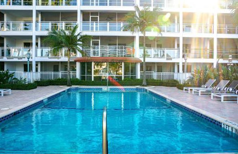 Boca Waterfront • Watch the Boats • Pool & Gym - Photo 35