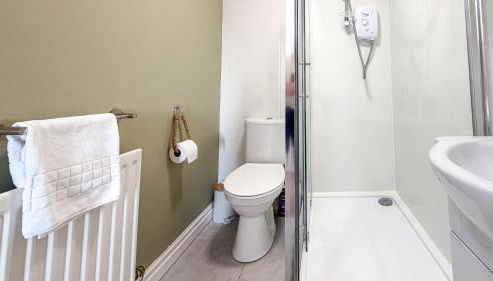 Grosvenor Court Apartment , Balcony & Parking, Hoylake by Rework Accommodation - Foto 4, Shower