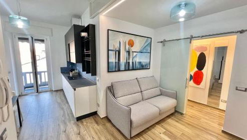 Torelli Home, Moderno e Confortevole, nel cuore della città di Milano, con balcone vista Porta Garibaldi - Foto 4, wardrobe