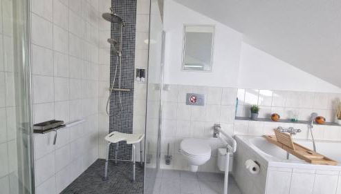 CEC-Spezial, 2 Wohnungen nebeneinander, bis 12 Personen, Klimaanlage, Parkplätze - Foto 4, Shower