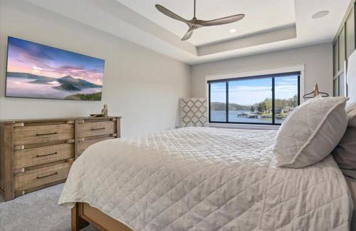 Accessible Lakeside Luxury at the 45mm w/ Private Dock, Sunset Views & More - Foto 22