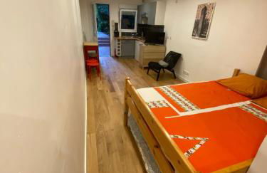 Paris Eiffel Tower et Disney apartments, parkings gratuits et sécurisés, 10 minutes métro to Paris - Foto 9