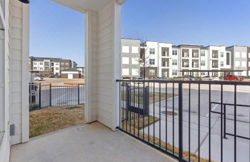 Stylish Ground Floor 2BR 2BA with Private Patio - Foto 33