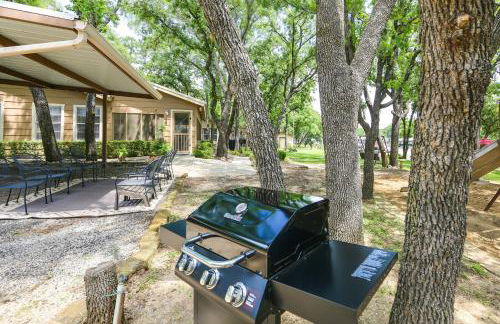 Papas Lakefront Hideaway - Photo 24