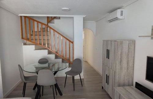 Modern 3 Bed House with shared pool in Los Alcazares - Foto 23