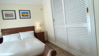 Hacienda Elviria 2 Bedroom Spacious Apartment - Photo 2