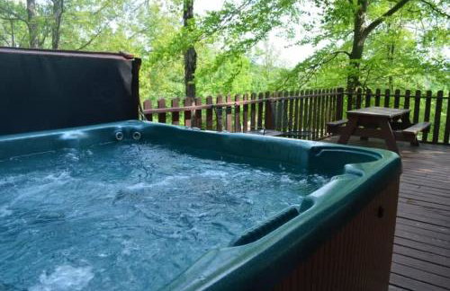 A-Frame Cabin #5 with Hot Tub on Patoka Lake in Southern Indiana - Foto 6