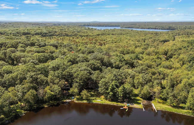 Lake Daze by Avantstay Lakefront w/ Modern Interior, Enclosed Porch & Hot Tub - Foto 55