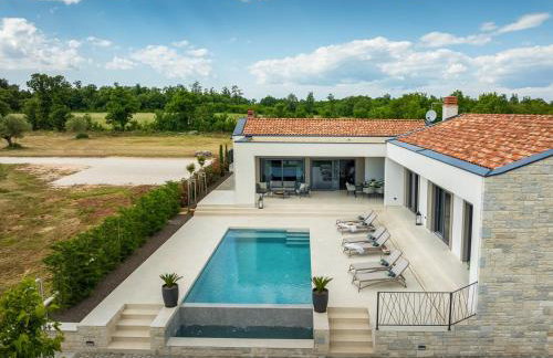 Villa Lastine by Villsy - Photo 26