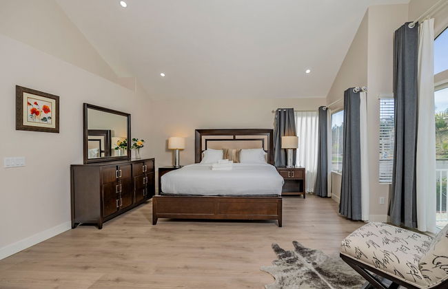 Newly Remodeled Suburban House - Foto 18