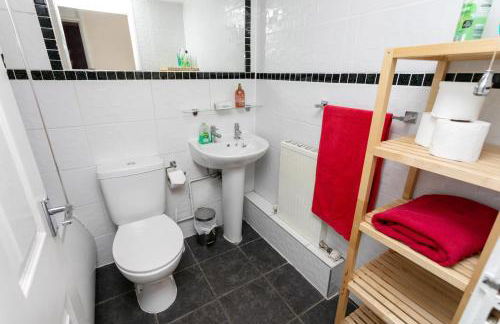 City Centre - Next to Hilton Hotel - Victoria Centre 2 Bedrooms Apartments - Close to Theatre Royal - in Victoria Centre Shopping Centre - 24 Hours Access - Parking Cars or Vans from Five Pounds a Day - Onsite Parking from Ten Pounds a Day - Foto 62