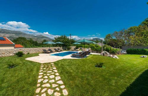 Vila Vergatum-privacy,gym,billiards,table tennis - Foto 14