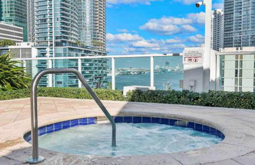 BrickellRiver LOFT with parking & 12 min to South Beach - Foto 13