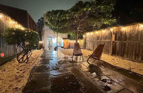 Sojourn Lovely Hill Family Home with Backyard near DC Icons - Foto 29