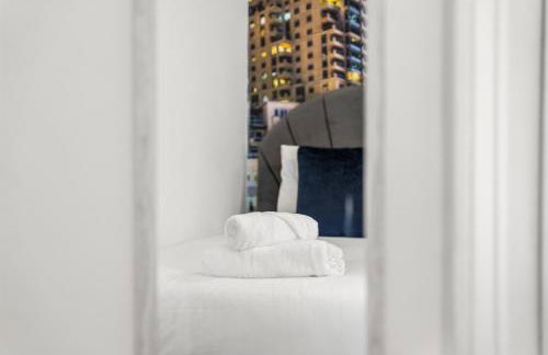 6 BR 4 Bath Central Worcester Sleeps 12 - Foto 27